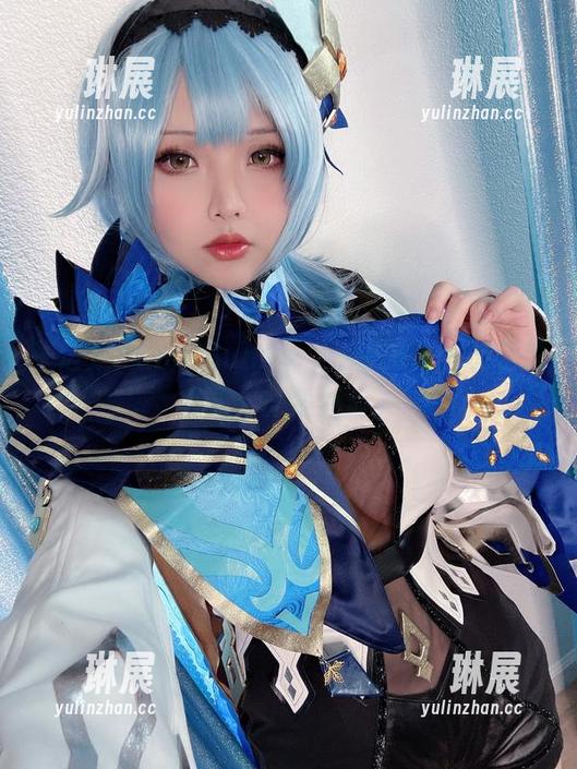 一边是Hana Bunny，一边是夜兰的私拍合集，扑朔迷离。